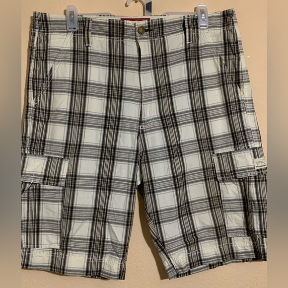 Levi's Squared Men’s Cargo Shorts, size 38 - Picture 2 of 9